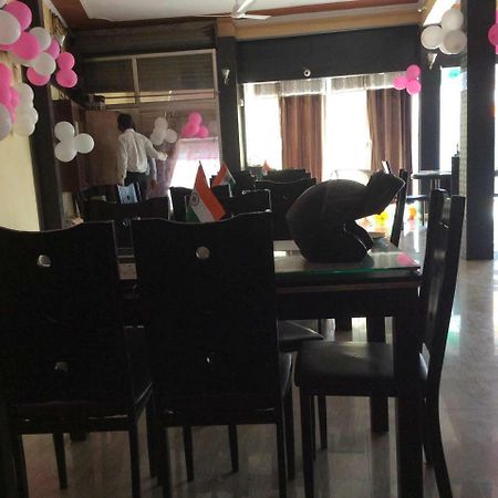 Oyo Om Sai Guest House Mainpuri Exterior foto